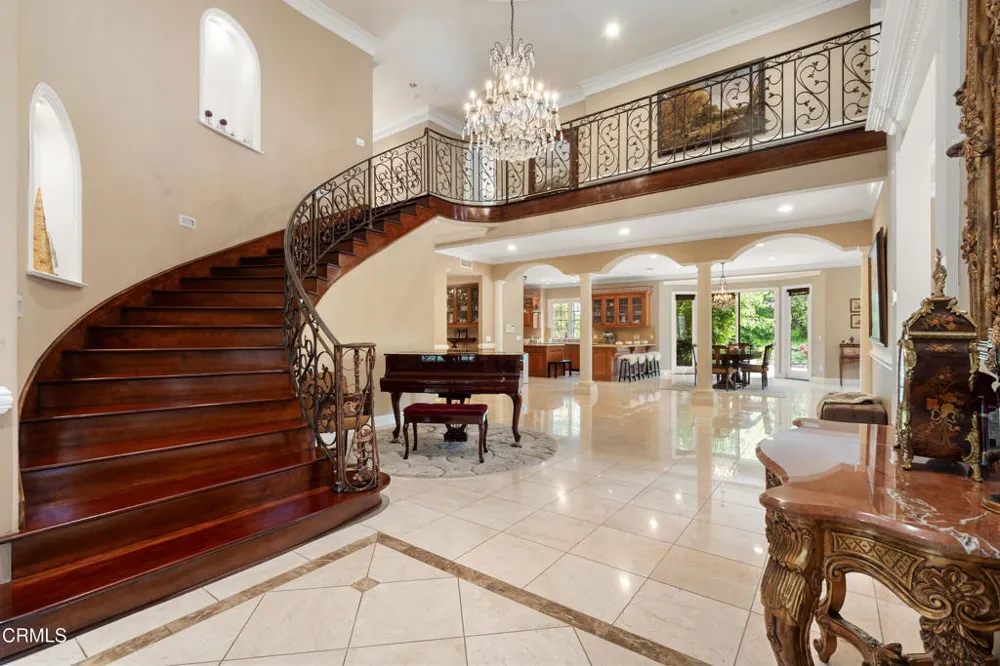 1737 Fairmount Avenue La Canada Flintridge, CA 91011