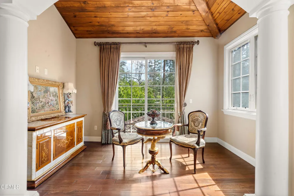 1737 Fairmount Avenue La Canada Flintridge, CA 91011