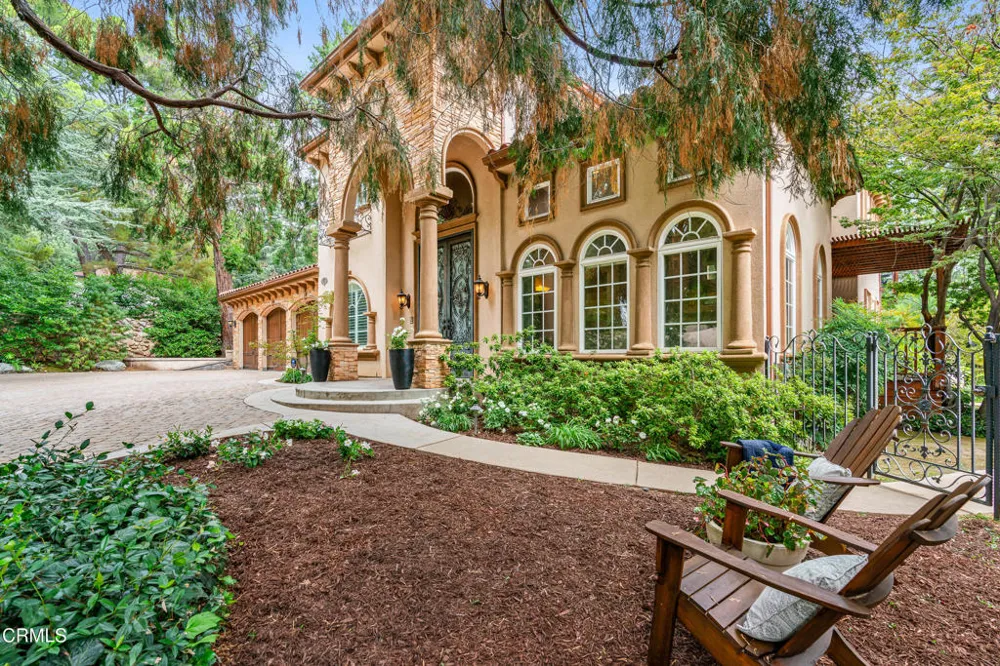 1737 Fairmount Avenue La Canada Flintridge, CA 91011