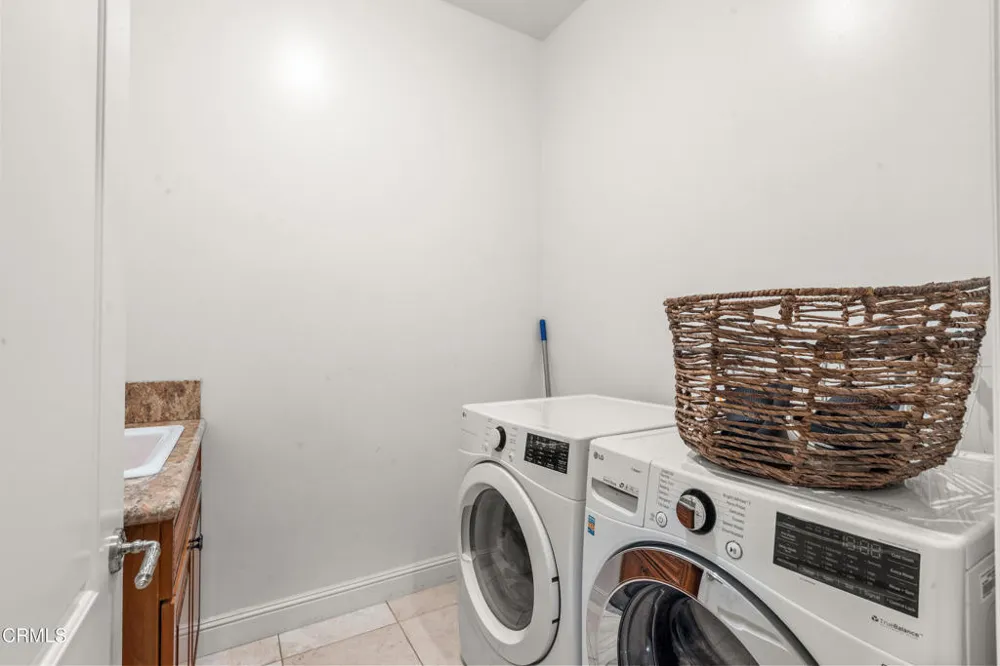 1737 Fairmount Avenue La Canada Flintridge, CA 91011