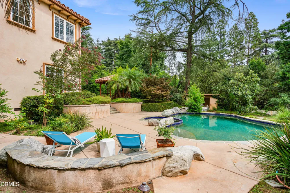 1737 Fairmount Avenue La Canada Flintridge, CA 91011