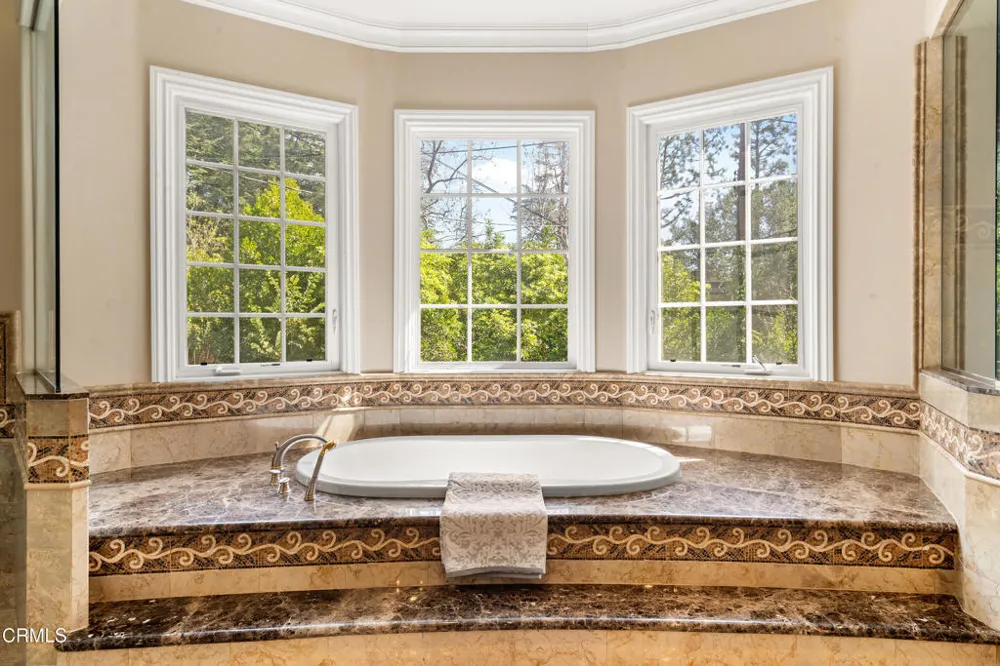 1737 Fairmount Avenue La Canada Flintridge, CA 91011