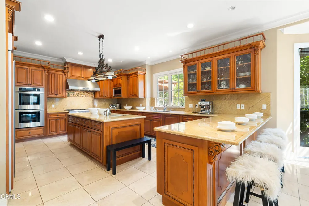 1737 Fairmount Avenue La Canada Flintridge, CA 91011