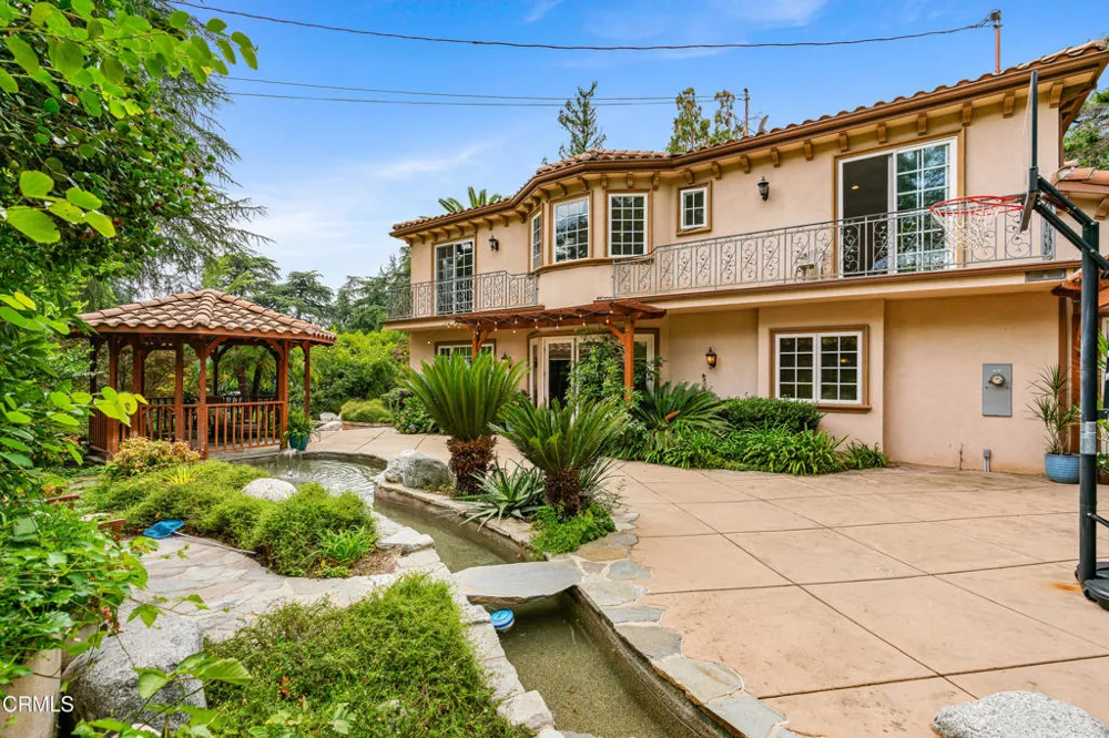 1737 Fairmount Avenue La Canada Flintridge, CA 91011