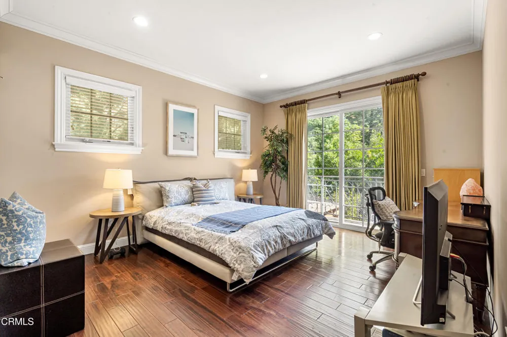 1737 Fairmount Avenue La Canada Flintridge, CA 91011