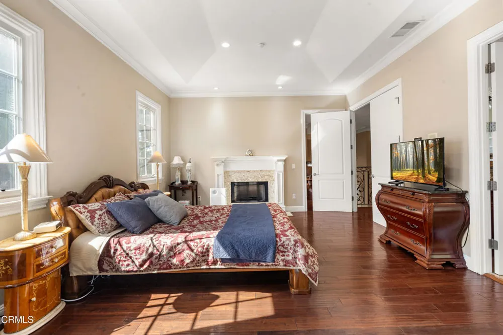 1737 Fairmount Avenue La Canada Flintridge, CA 91011
