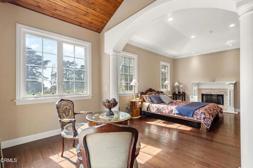 1737 Fairmount Avenue La Canada Flintridge, CA 91011