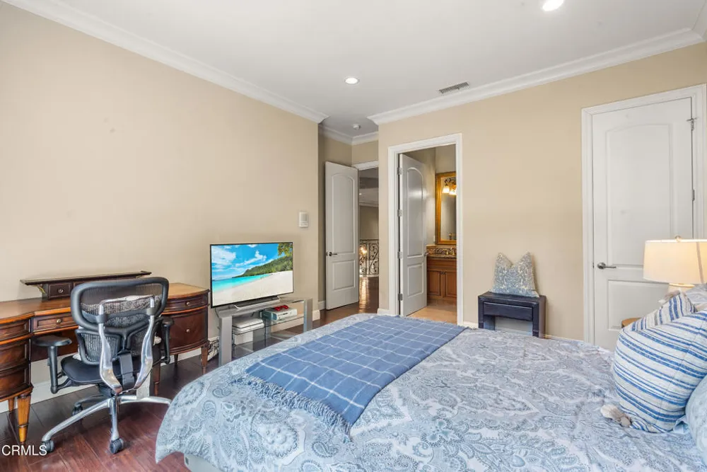 1737 Fairmount Avenue La Canada Flintridge, CA 91011