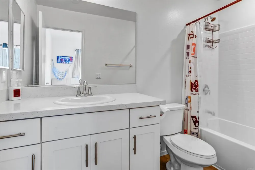 402 Creekside Cir San Diego, CA 92114