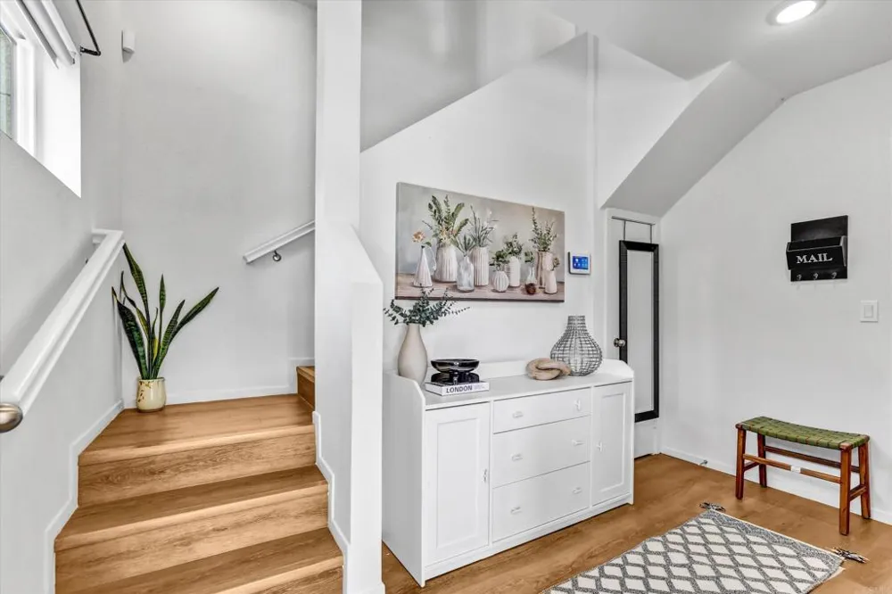 402 Creekside Cir San Diego, CA 92114