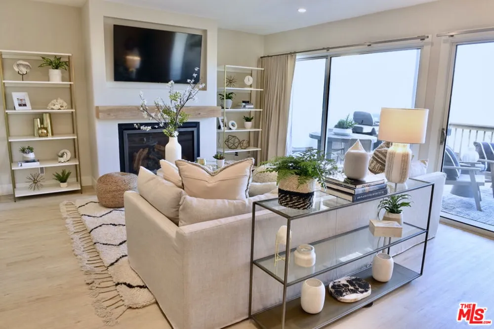 23908 De Ville Way #B Malibu, CA 90265