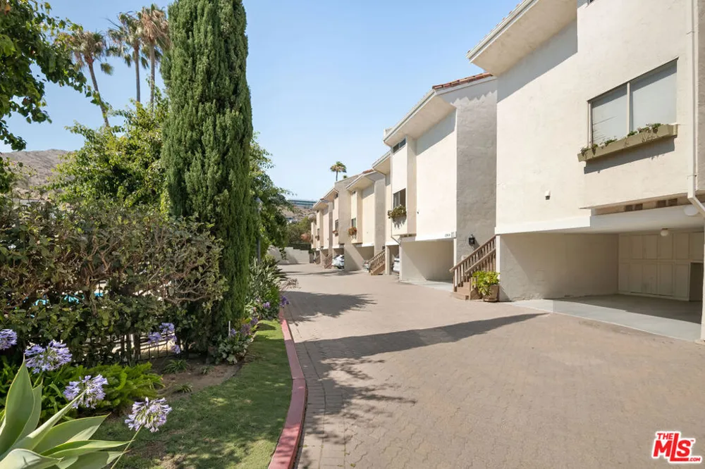 23908 De Ville Way #B Malibu, CA 90265