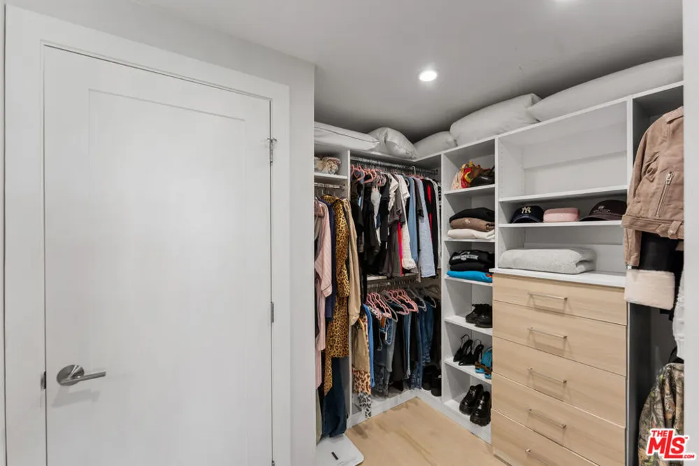 23908 De Ville Way #B Malibu, CA 90265