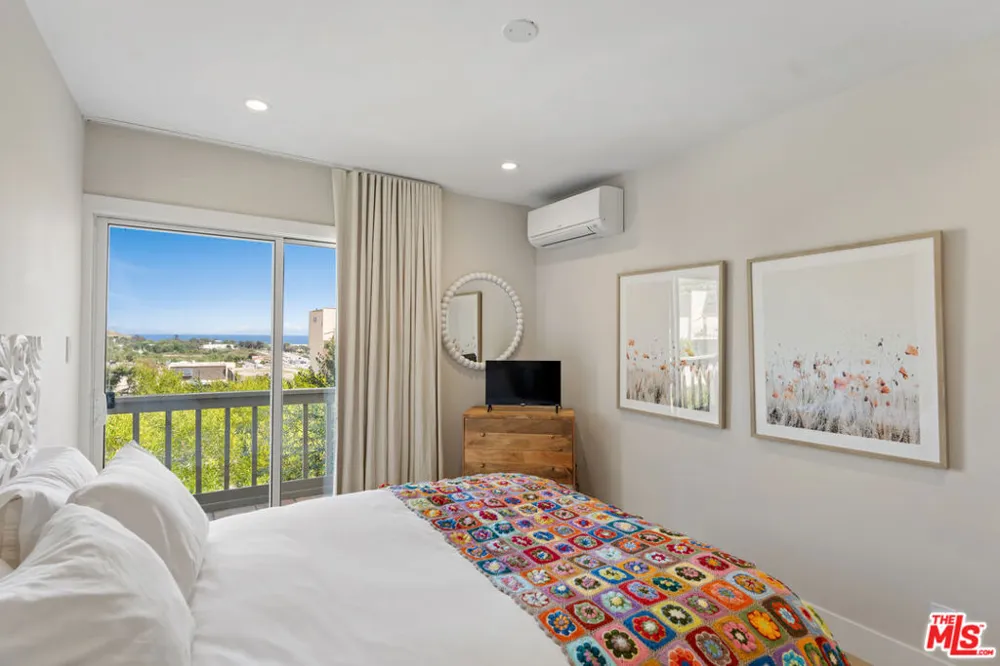 23908 De Ville Way #B Malibu, CA 90265