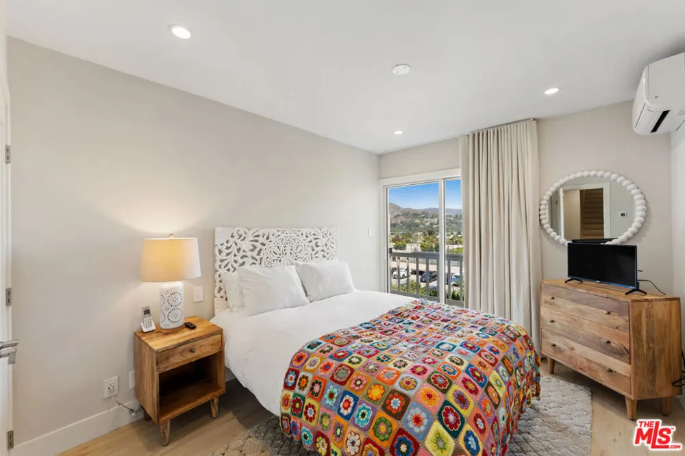 23908 De Ville Way #B Malibu, CA 90265