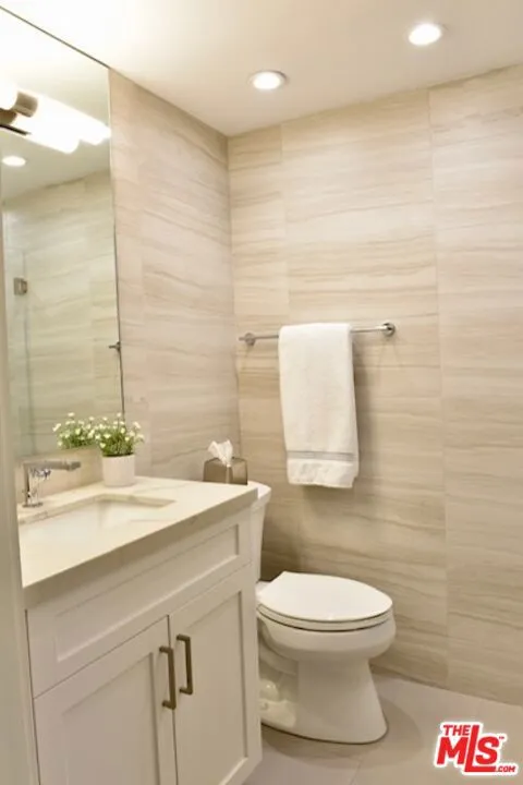 23908 De Ville Way #B Malibu, CA 90265