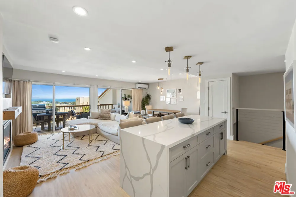 23908 De Ville Way #B Malibu, CA 90265