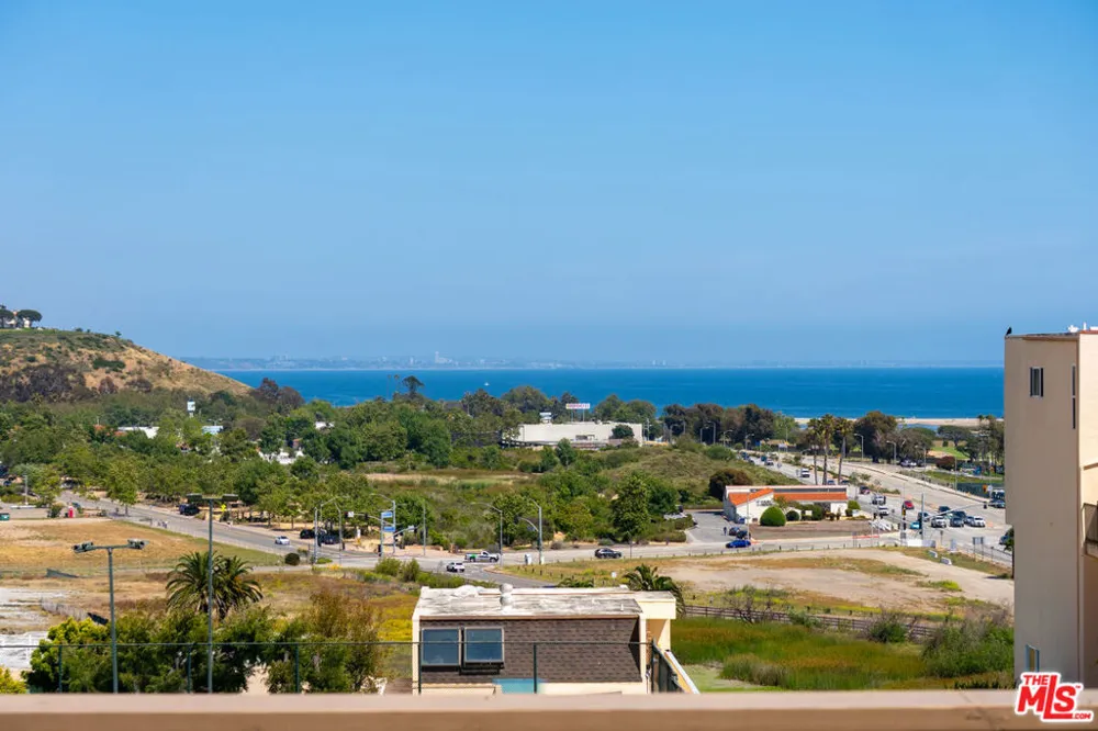 23908 De Ville Way #B Malibu, CA 90265