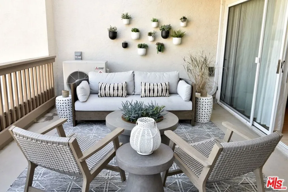 23908 De Ville Way #B Malibu, CA 90265