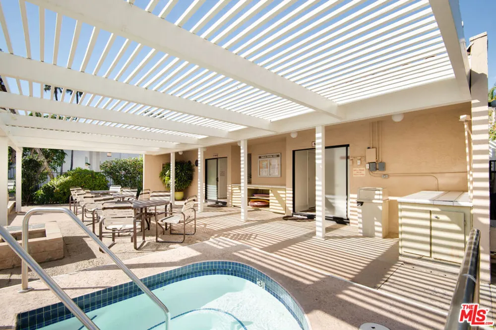 23908 De Ville Way #B Malibu, CA 90265