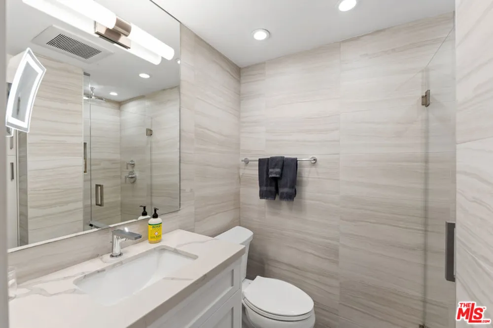 23908 De Ville Way #B Malibu, CA 90265
