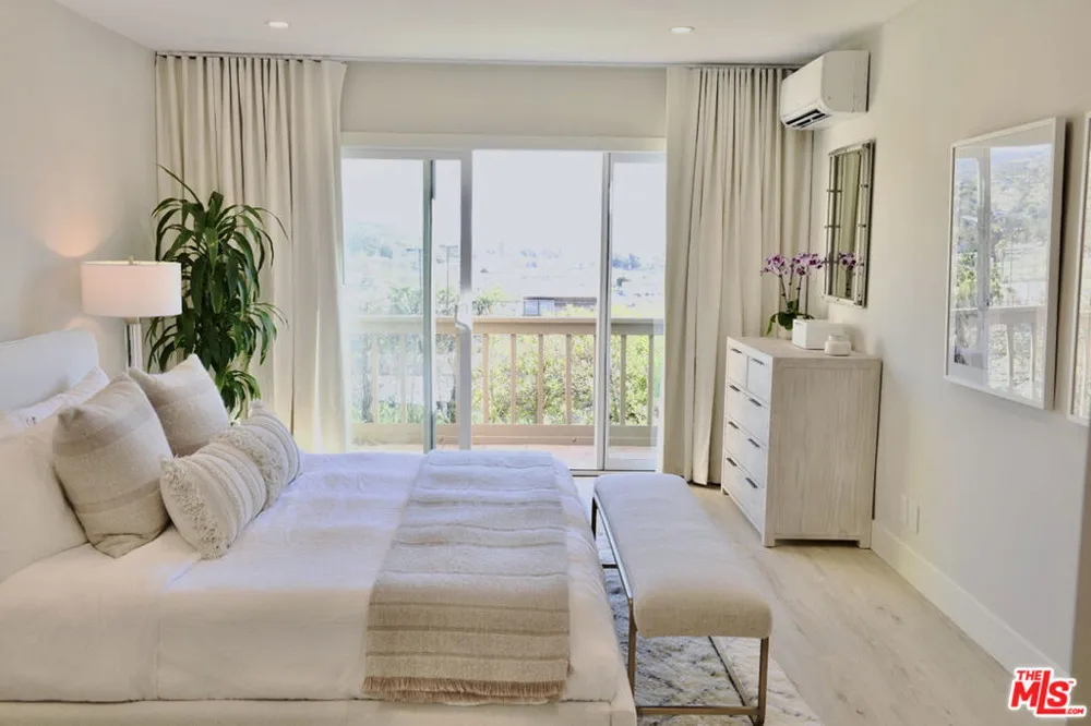 23908 De Ville Way #B Malibu, CA 90265