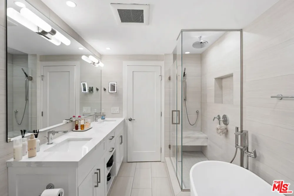 23908 De Ville Way #B Malibu, CA 90265