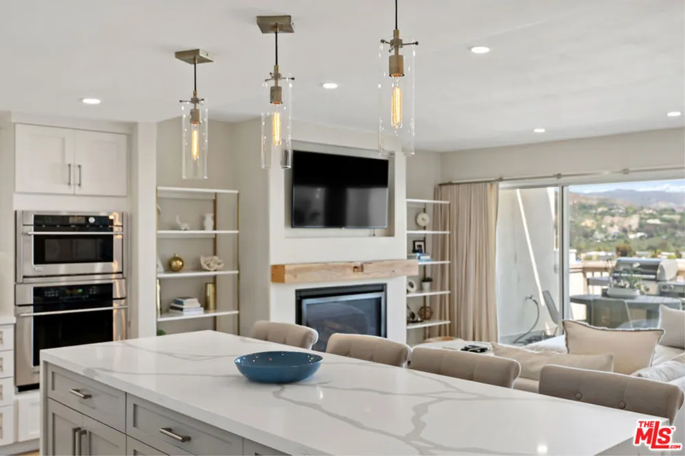 23908 De Ville Way #B Malibu, CA 90265