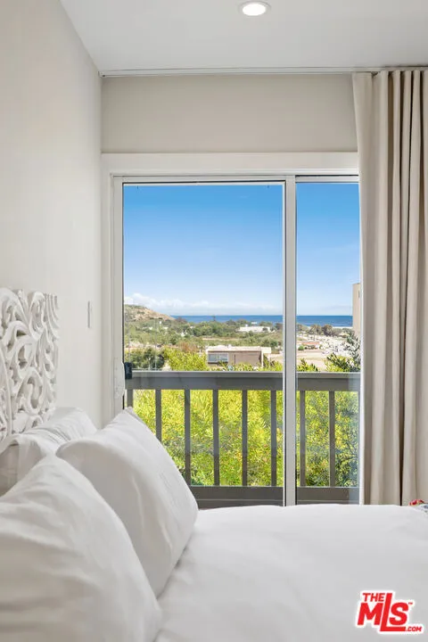 23908 De Ville Way #B Malibu, CA 90265