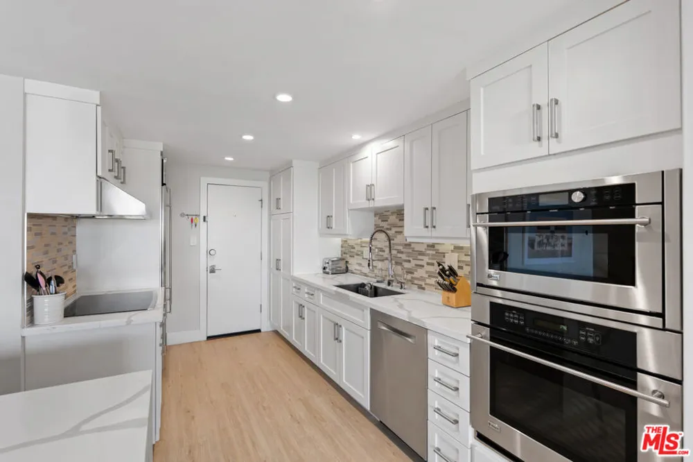 23908 De Ville Way #B Malibu, CA 90265
