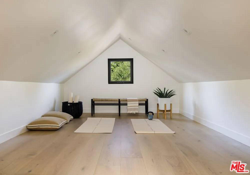 915 Camino Medio Santa Barbara, CA 93110