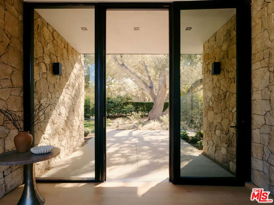 915 Camino Medio Santa Barbara, CA 93110