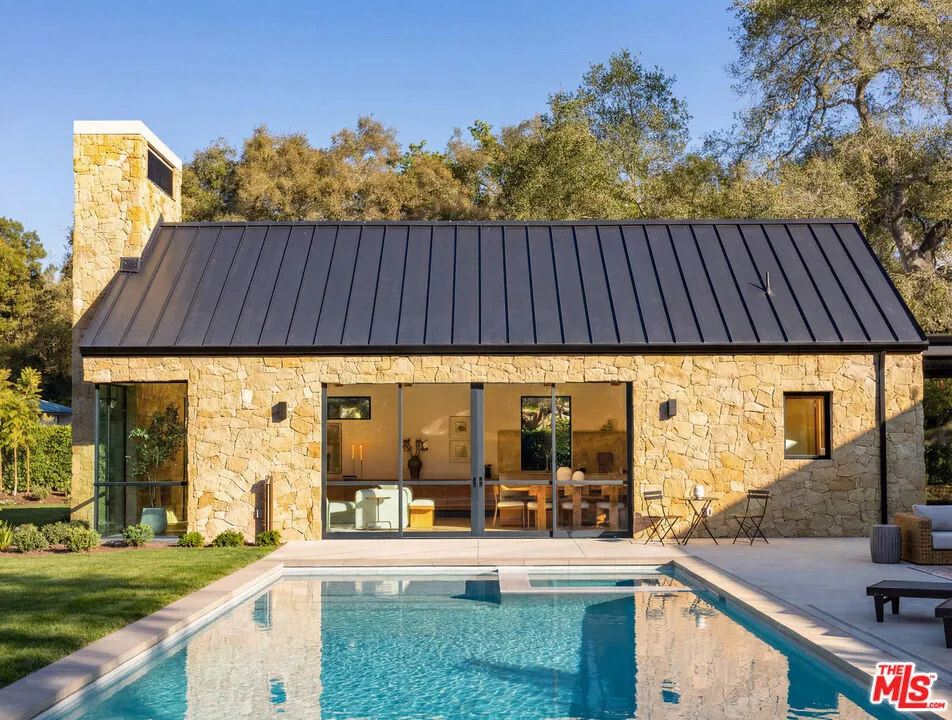 915 Camino Medio Santa Barbara, CA 93110