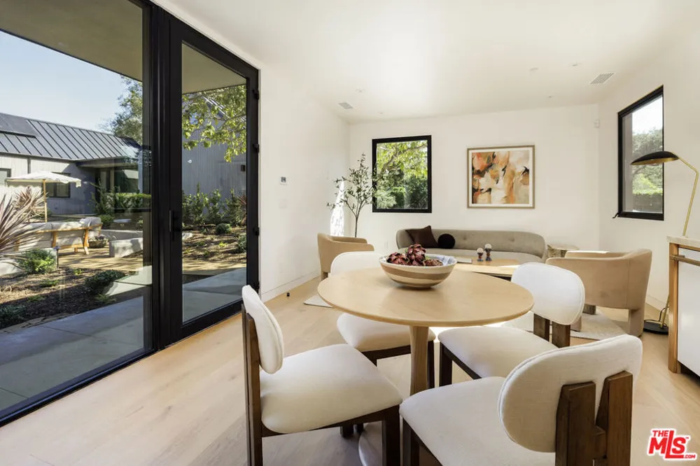 915 Camino Medio Santa Barbara, CA 93110