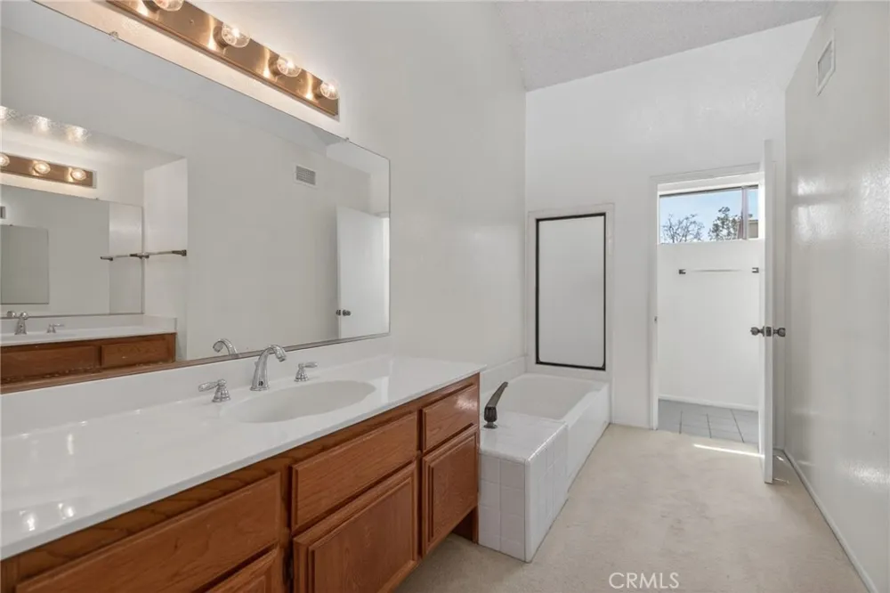 891 Connors Court Claremont, CA 91711