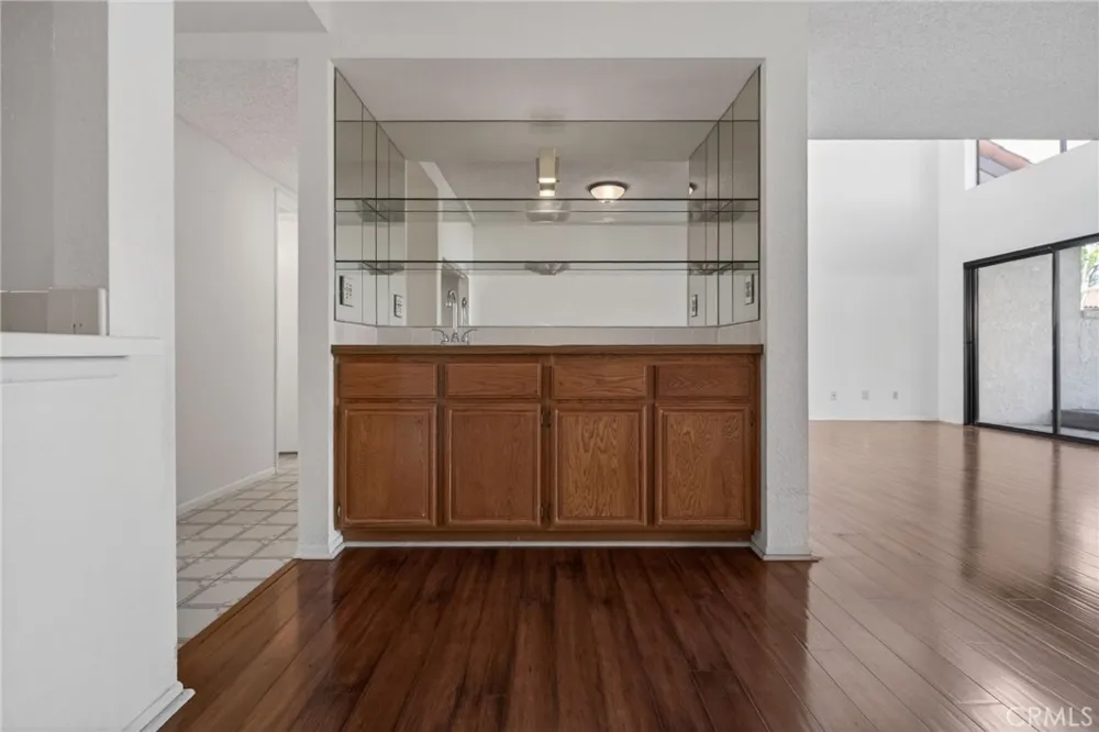 891 Connors Court Claremont, CA 91711