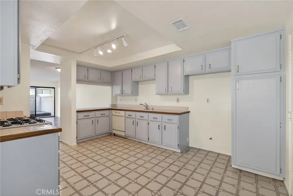 891 Connors Court Claremont, CA 91711