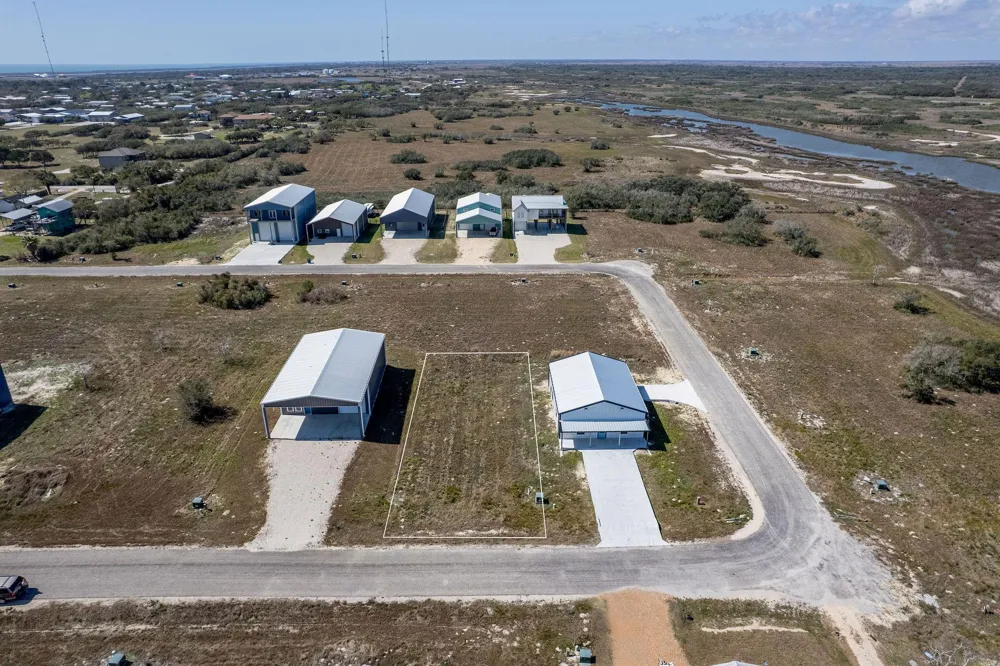 33 Carrie St Port O Connor, TX 77982