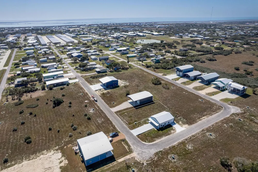 33 Carrie St Port O Connor, TX 77982
