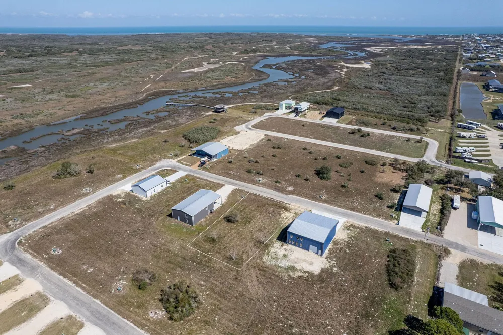 33 Carrie St Port O Connor, TX 77982