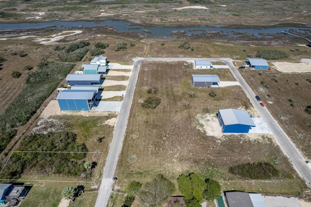 1 Easy St Port O Connor, TX 77982
