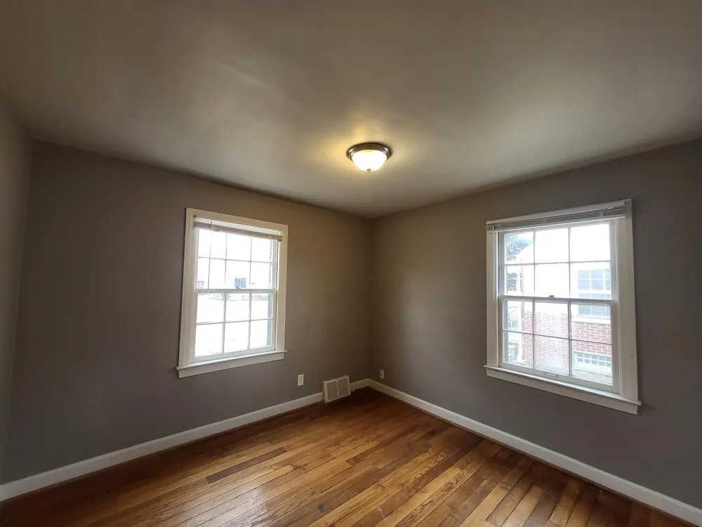 15335 Semrau Avenue Eastpointe, MI 48021