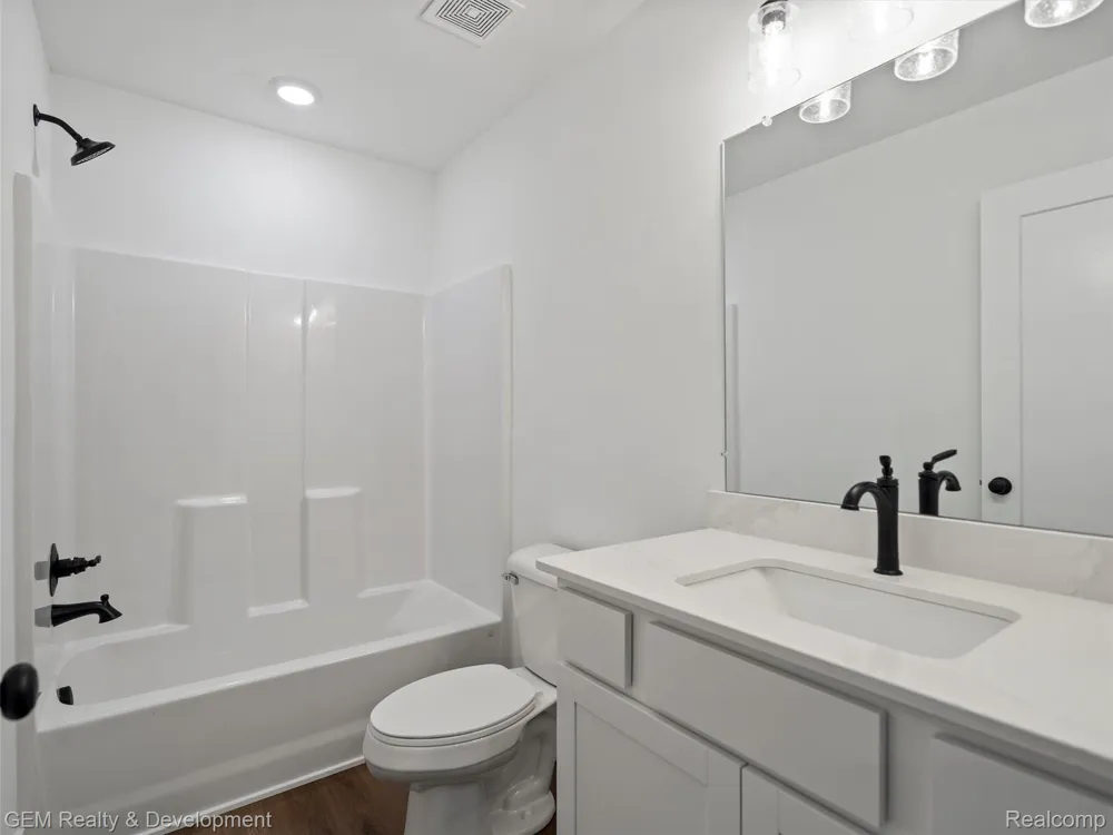 508 Village Lane Milford Village, MI 48381