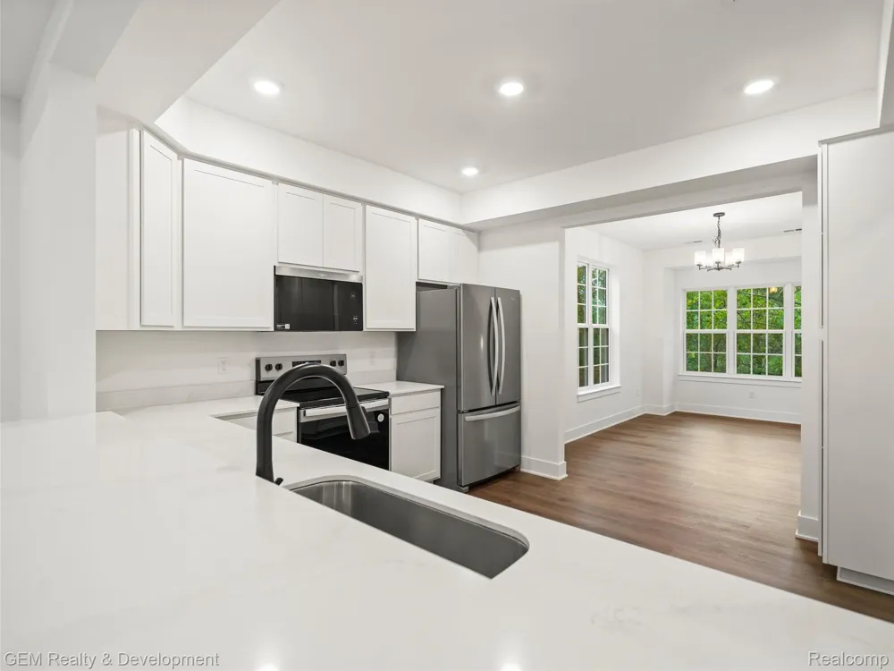 508 Village Lane Milford Village, MI 48381