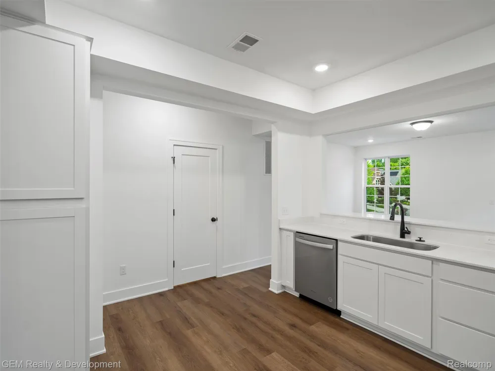 508 Village Lane Milford Village, MI 48381