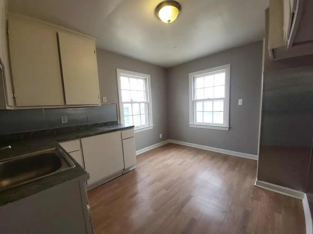 15335 Semrau Avenue Eastpointe City, MI 48021