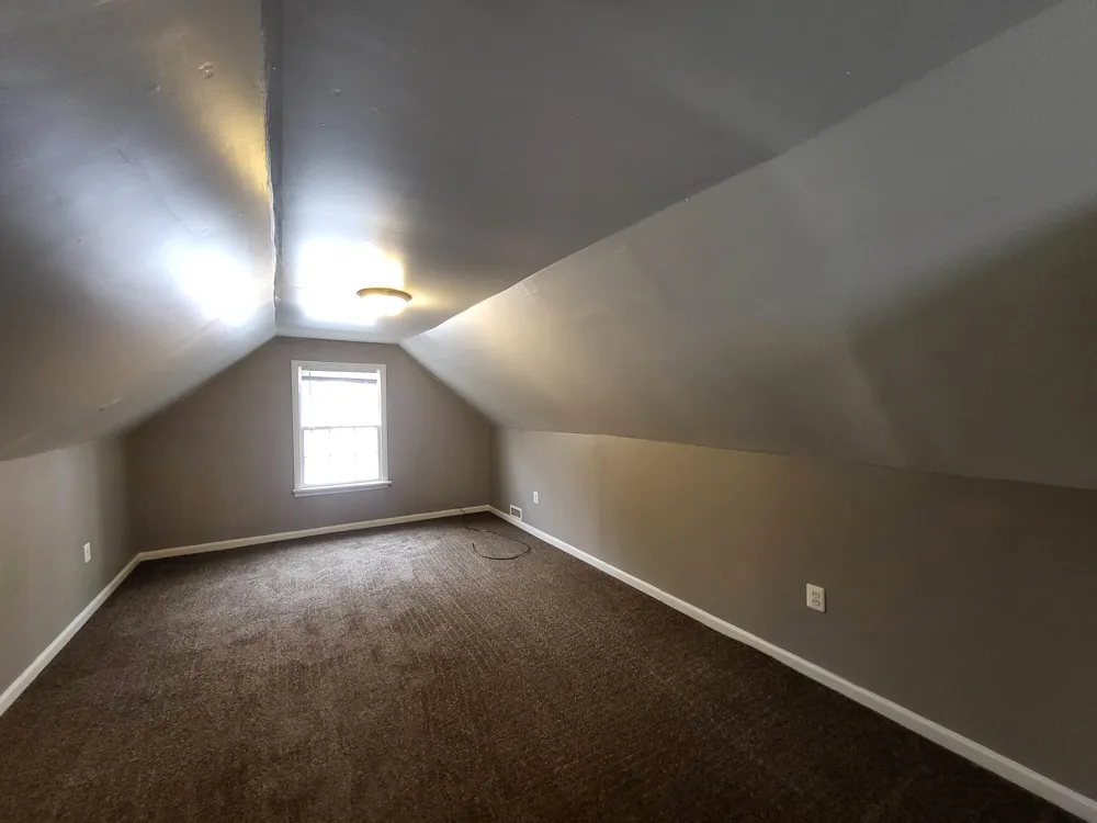 15335 Semrau Avenue Eastpointe City, MI 48021