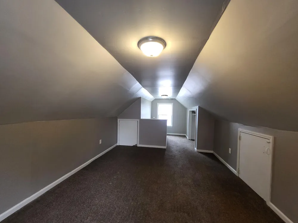 15335 Semrau Avenue Eastpointe City, MI 48021
