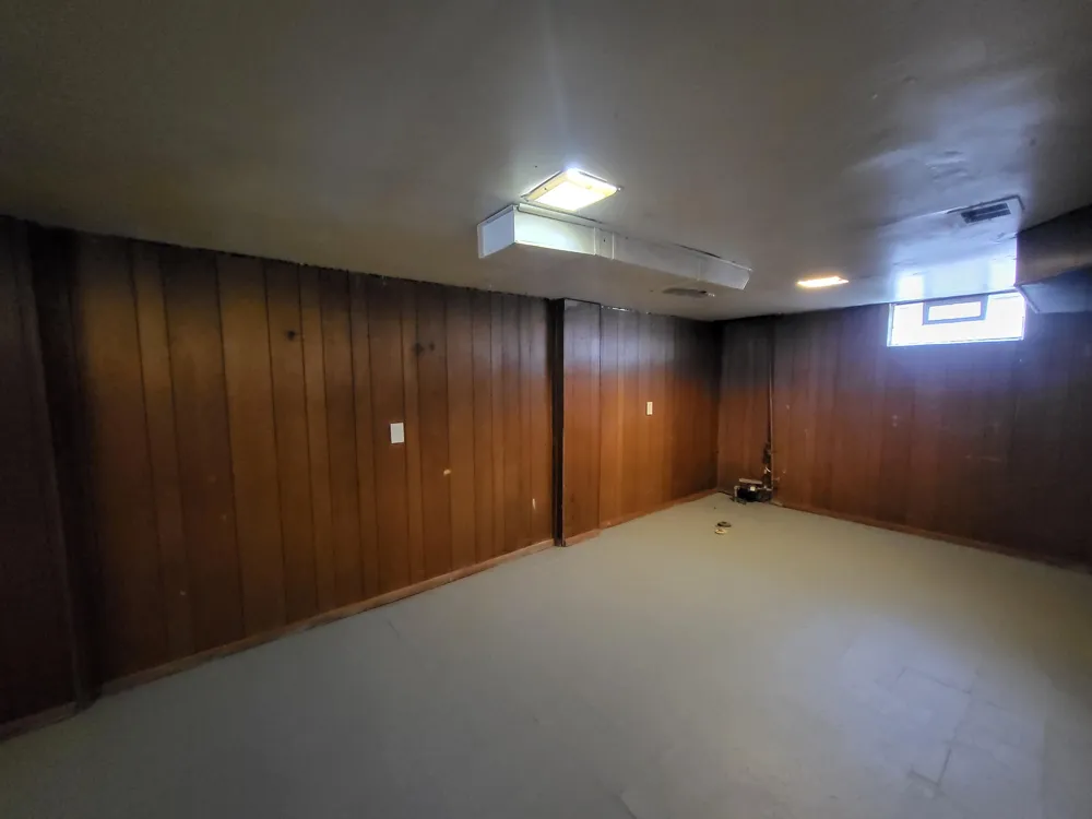 15335 Semrau Avenue Eastpointe City, MI 48021