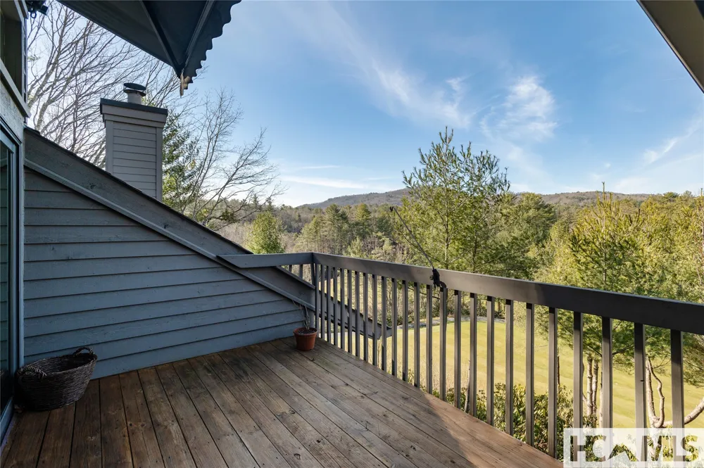 86 Racquet Club Villas Drive #B Sapphire, NC 28774
